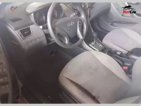 Hyundai Elantra - 2012