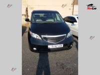 Honda Elysion - 2005