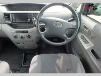 Toyota Voxy - 2003