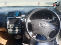 Toyota Ipsum - 2004