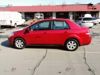 Nissan Versa - 2010