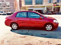 Nissan Versa - 2010
