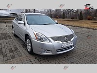 Nissan Altima  - 2011