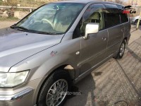 Mitsubishi Chariot - 2001