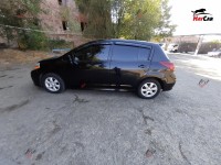 Nissan Versa - 2010