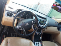 Hyundai Elantra - 2012