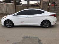 Hyundai Elantra - 2012