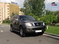 Nissan Pathfinder - 2010