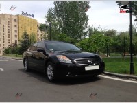 Nissan Altima - 2011